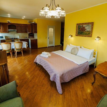 Квартира Антиквара У Центрі Полтави Мережа Alexapartments Документи Для Відряджень Безконтатне Заселення Цілодобово Poltava Esterno foto